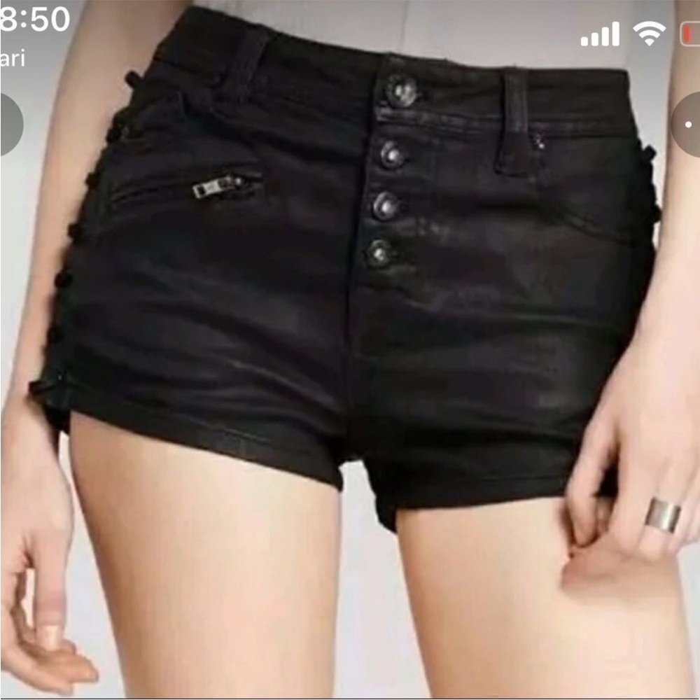 3 for 30$ Free people Lone Ranger coated denim shorts